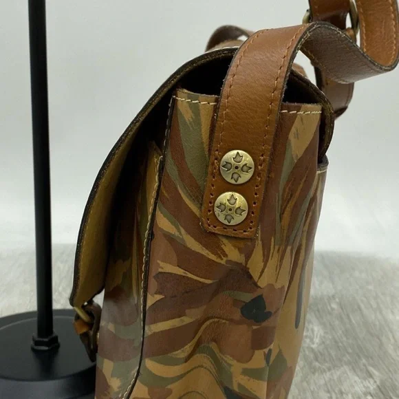 Patricia Nash Rosolini Leather Saddle Bag Satchel Crossbody Tropical Palm Print